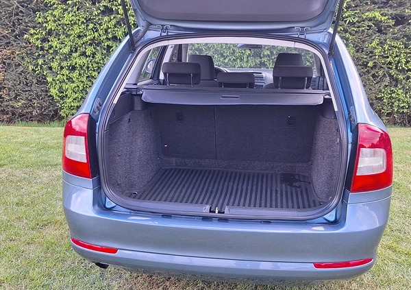 Skoda Octavia cena 19900 przebieg: 218000, rok produkcji 2011 z Nowa Ruda małe 407